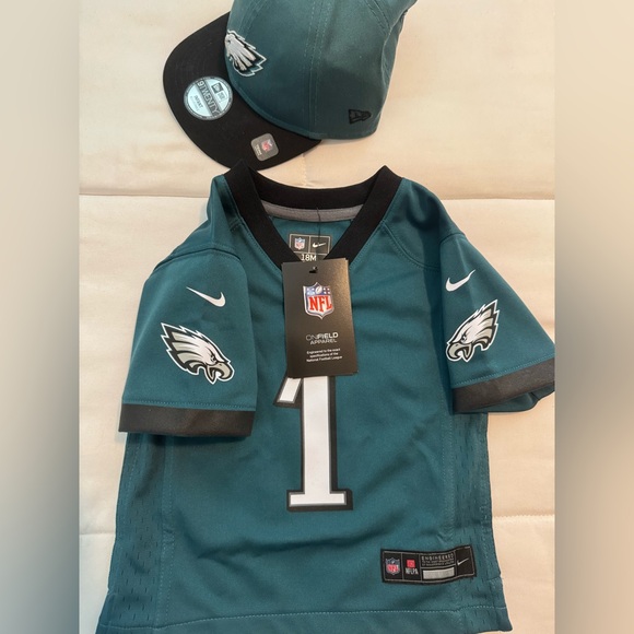NWT Eagles Jalen Hurts home jersey and hat infant on field green black gift set - Picture 9 of 11